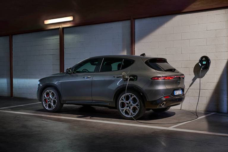 Leistungsstark und effizient: Der neue Alfa Romeo Tonale Plug-In Hybrid Q4