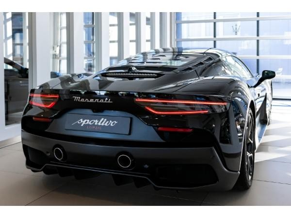 Maserati MC20