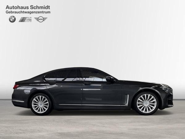 BMW 750