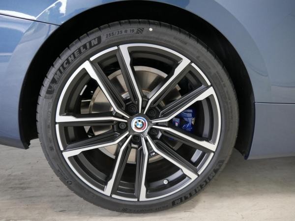 BMW M440i