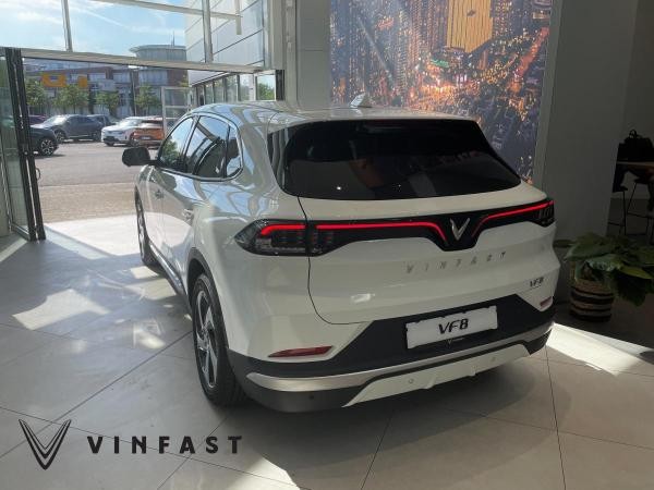 VinFast VF8