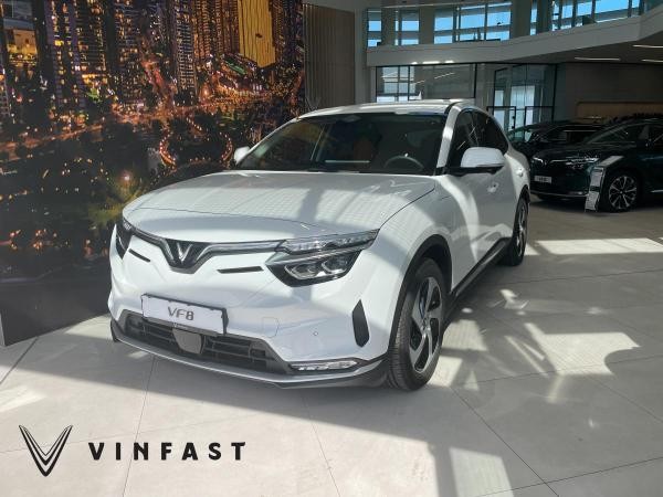 VinFast VF8
