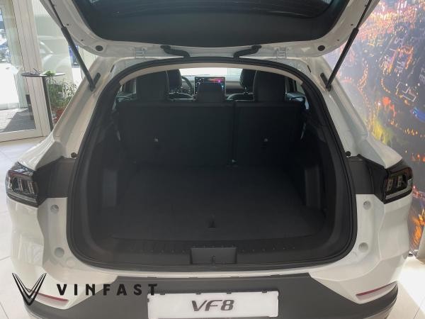 VinFast VF8