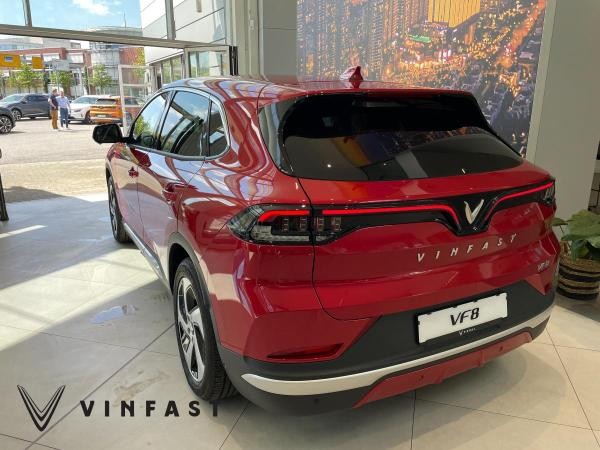 VinFast VF8