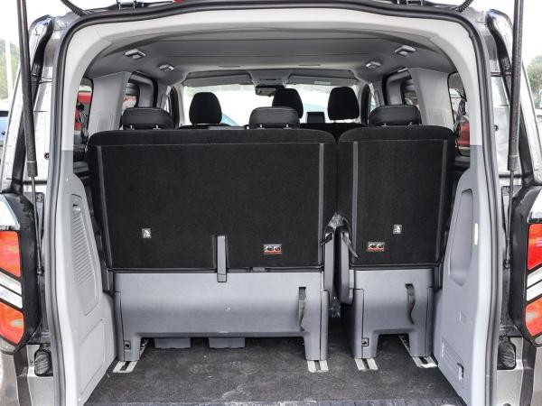 Ford Tourneo
