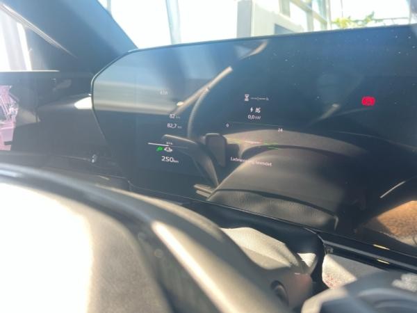 Audi S6 e-tron
