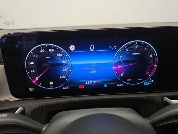 Mercedes-Benz CLA 200
