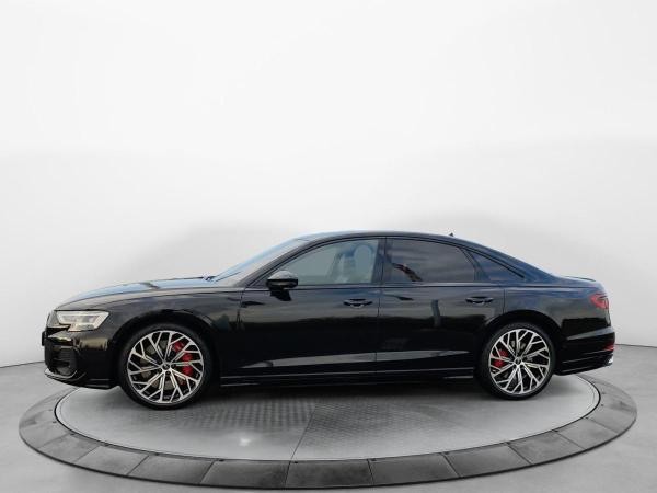Audi S8