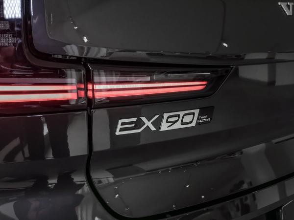 Volvo EX90