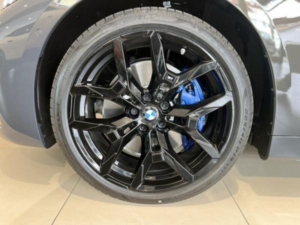 BMW M440i