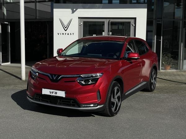 VinFast VF8