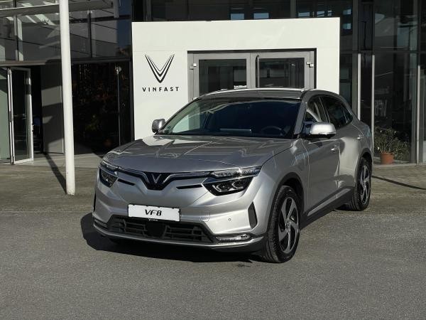 VinFast VF8