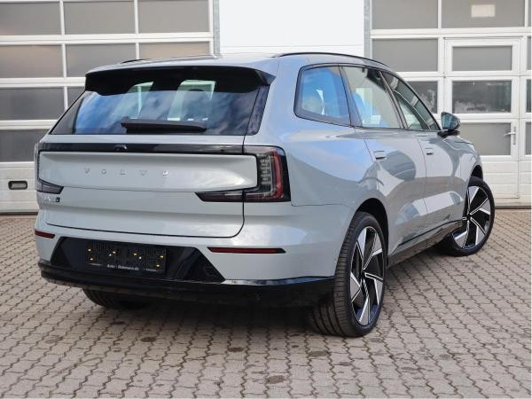 Volvo EX90