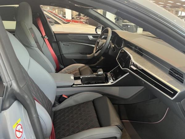 Audi S7