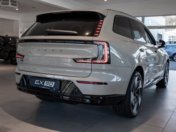 Volvo EX90