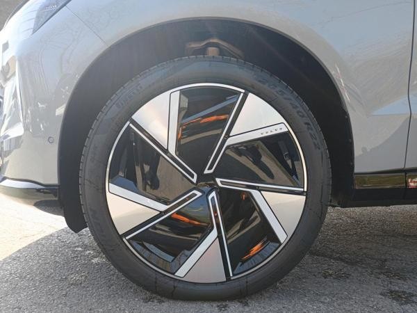 Volvo EX90