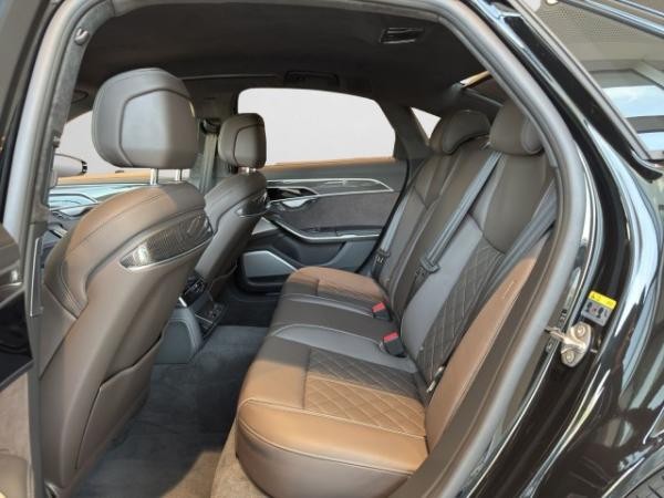 Audi S8