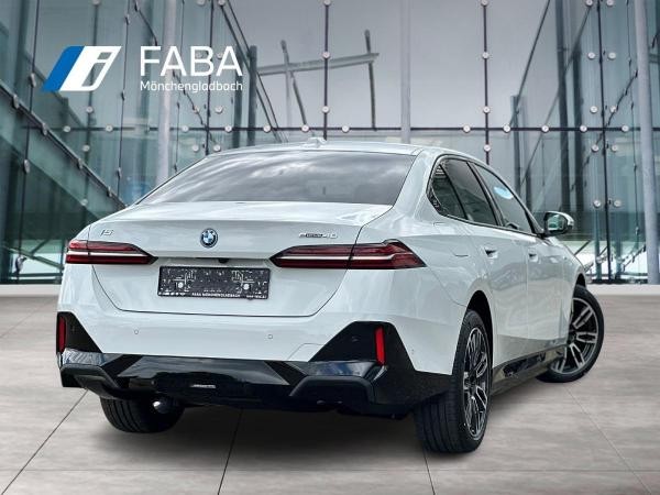 BMW i5