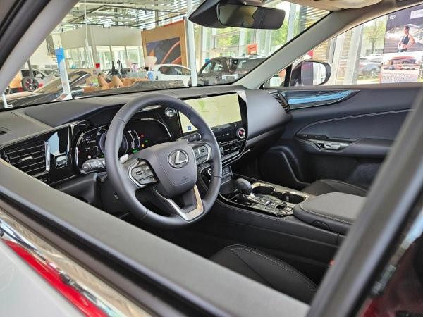 Lexus NX 450h+