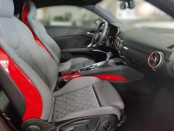 Audi TTS