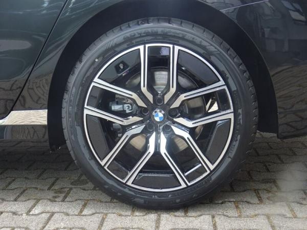 BMW 740