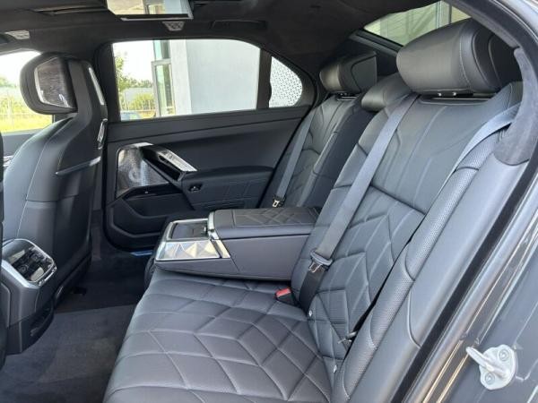 BMW 760