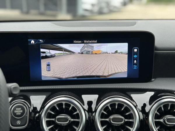 Mercedes-Benz A 220