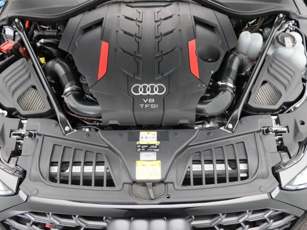 Audi S8