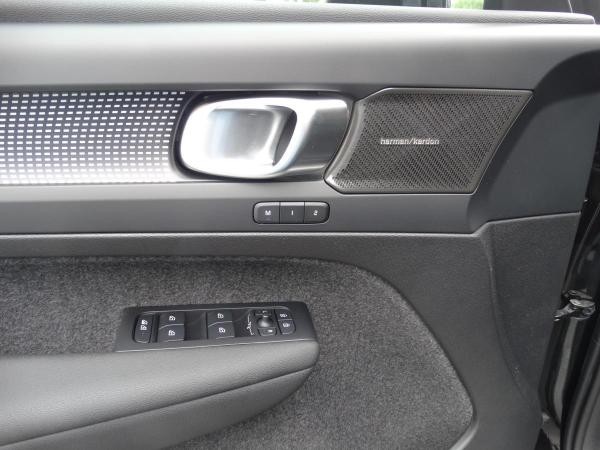 Volvo EX40