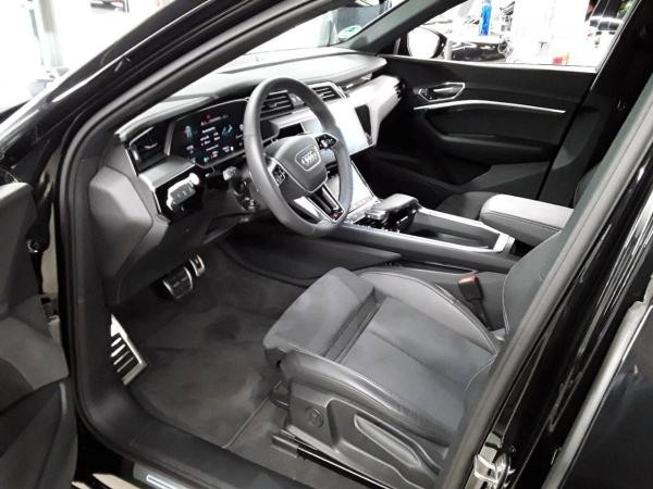 Audi Q8 e-tron