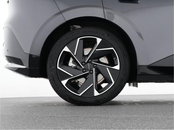 LYNK & Co 02