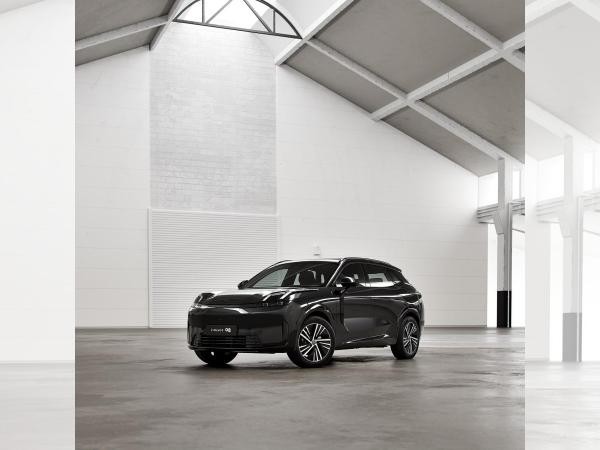 LYNK & Co 08