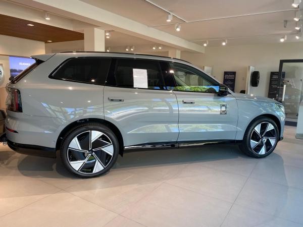 Volvo EX90
