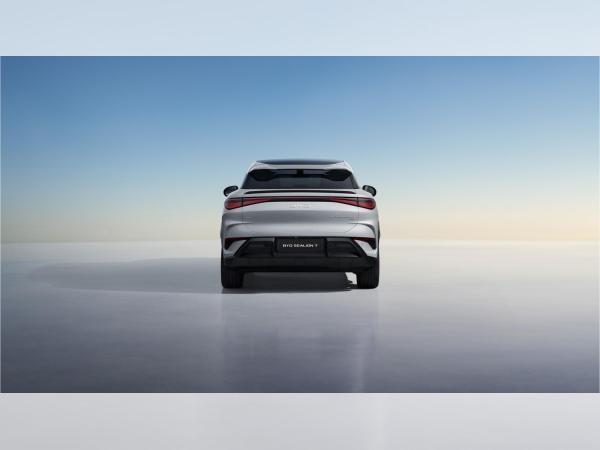 BYD SEALION 7