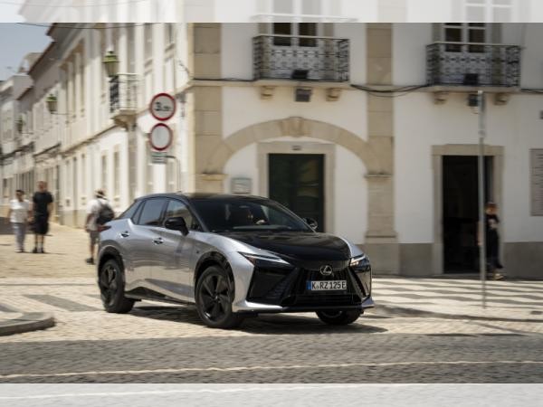 Lexus RZ 550e