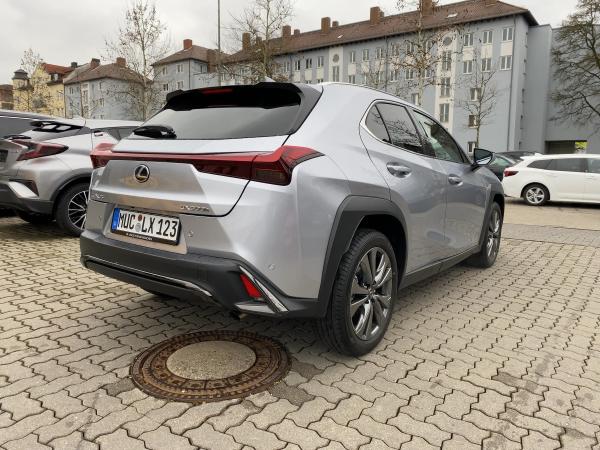 Lexus UX-300h