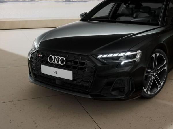 Audi S8