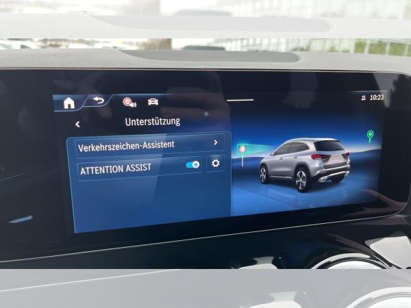 Mercedes-Benz GLA 220