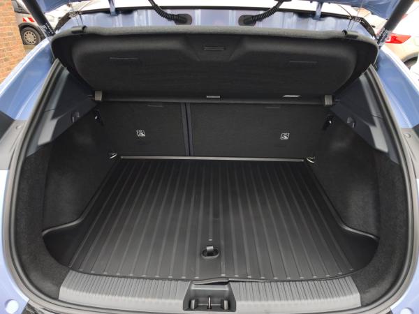 LYNK & Co 02