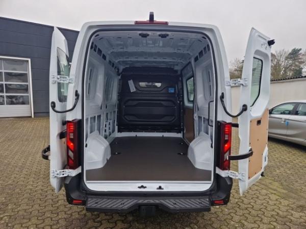Nissan Interstar
