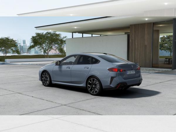 BMW M235