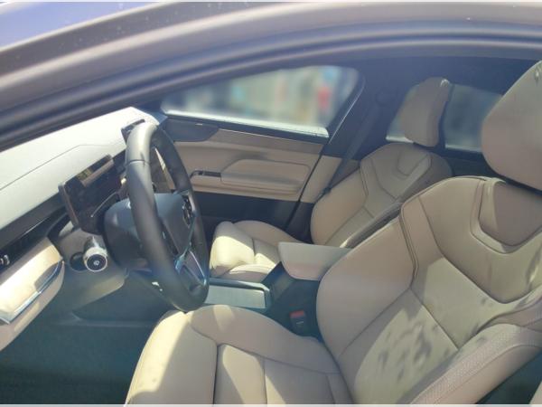 Volvo ES90