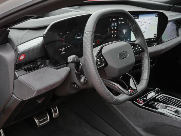 Audi S6 e-tron