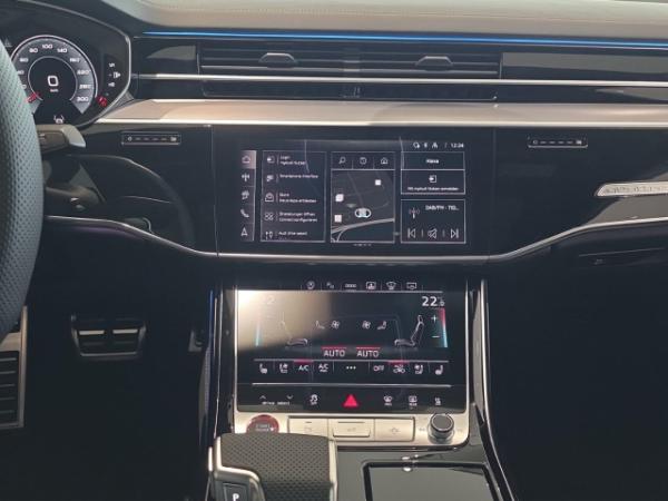 Audi S8