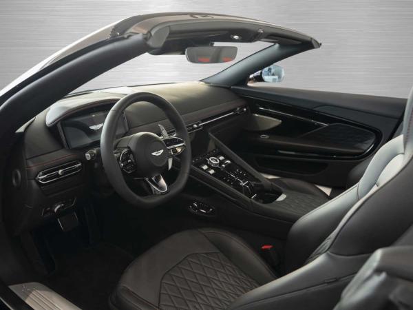 Aston Martin DB12