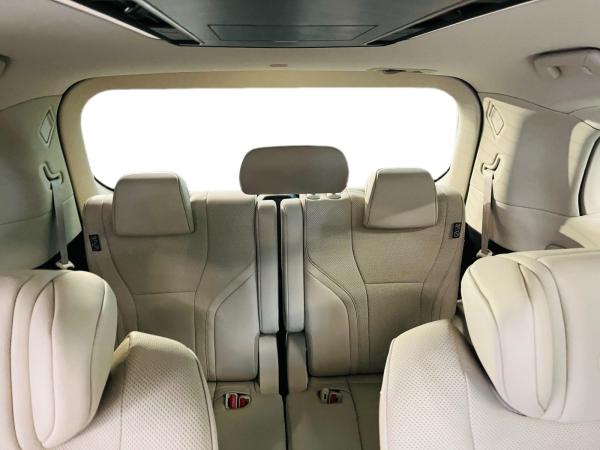 Lexus LM 350h AWD
