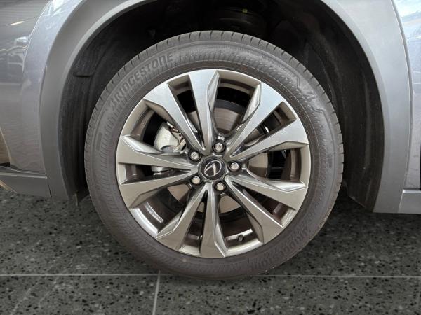 Lexus UX-300h
