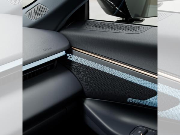 LYNK & Co 08