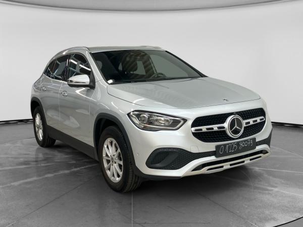 Mercedes-Benz GLA 220