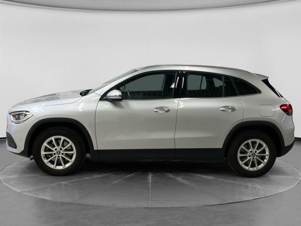 Mercedes-Benz GLA 220